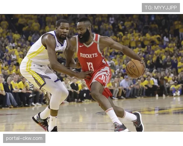 助攻数下降，单打比例上升：四月比赛是否预示巨星篮球回归？